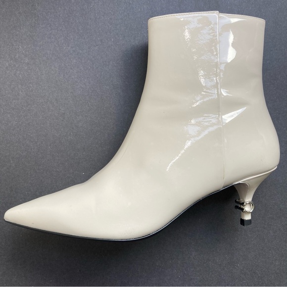 Coach Chalk Patent Leather Jewel Kitten Heel Ankle Bootie, Sz 7 - Picture 5 of 15